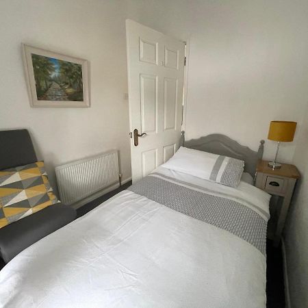 Hill View House Apartment นิวรี ภายนอก รูปภาพ