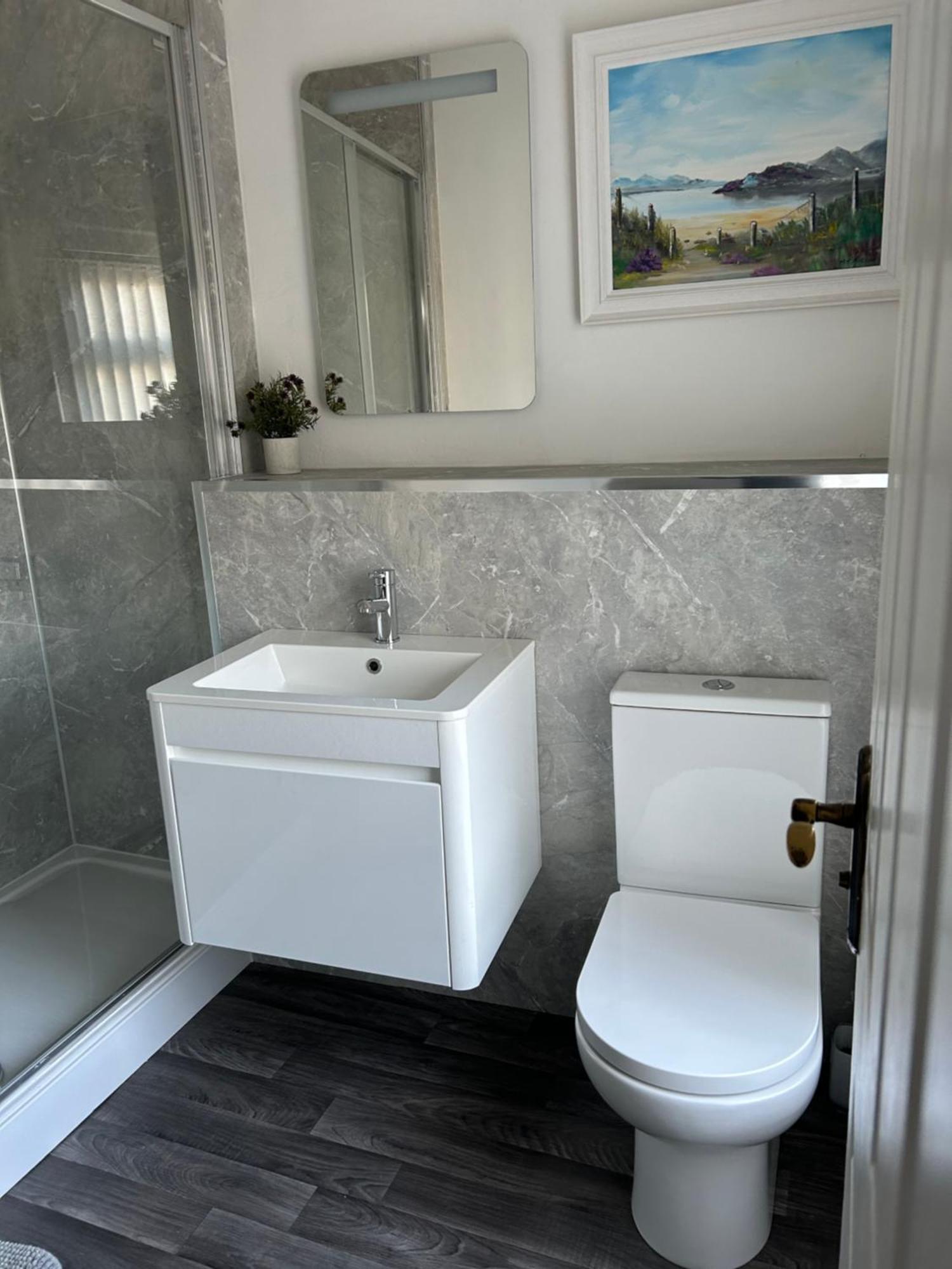 Hill View House Apartment นิวรี ภายนอก รูปภาพ